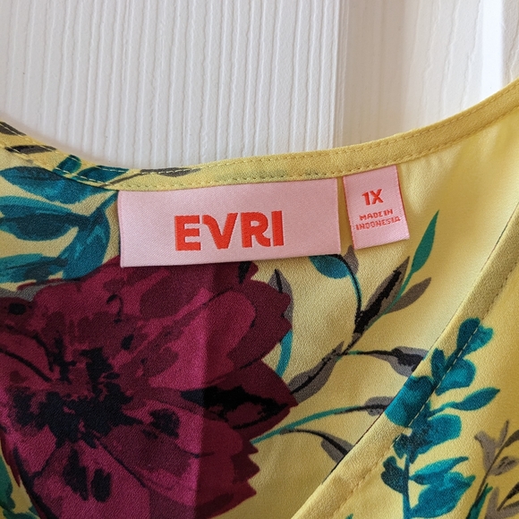 Everi Floral Top Size 1X - Picture 6 of 7